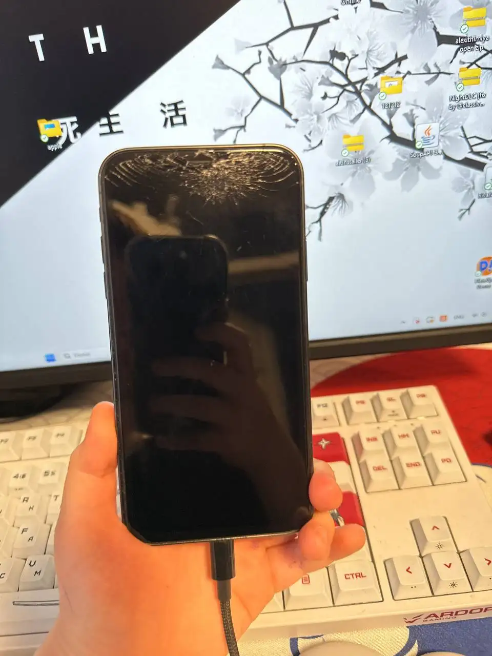 Айфон XR в корпусе 16 Pro с дефектами - Смартфоны (Электроника) в Екатеринбург