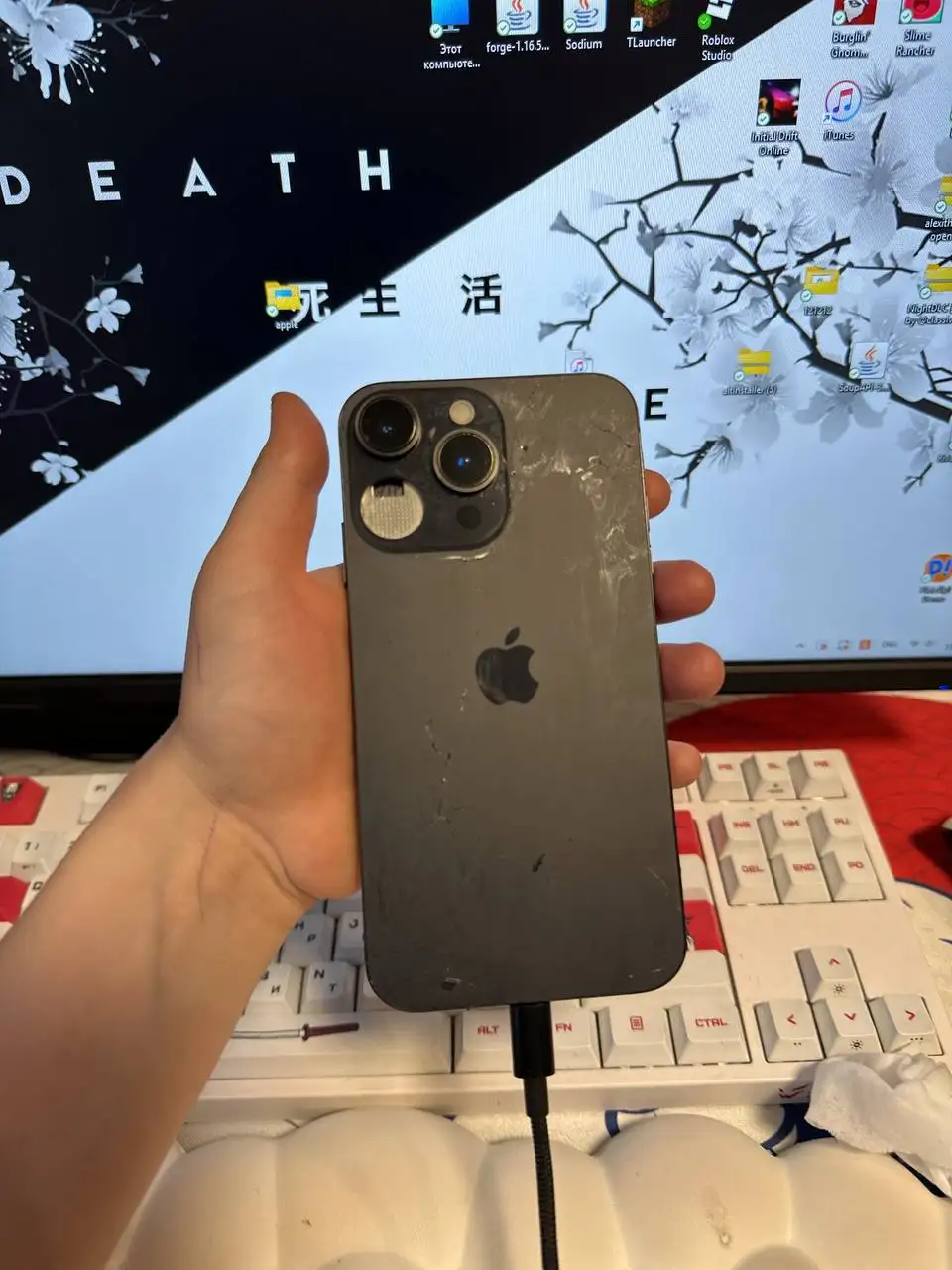 Айфон XR в корпусе 16 Pro с дефектами - Смартфоны (Электроника) в Екатеринбург