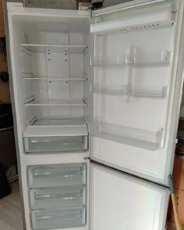 Продажа стиральной машинки и холодильника - Барахолка в Екатеринбург