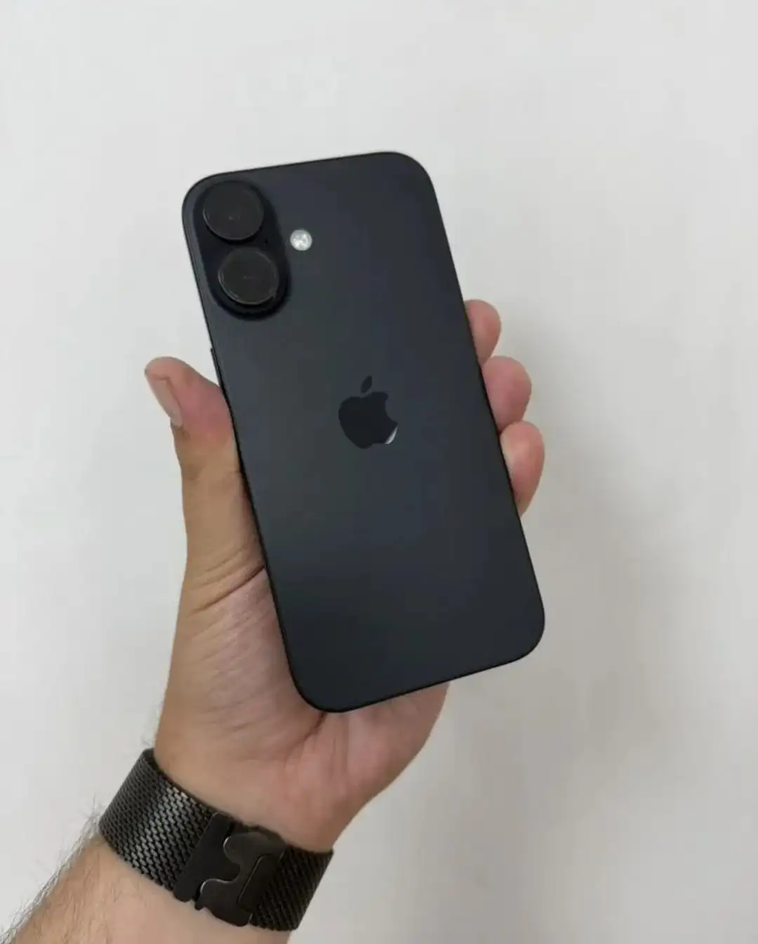 iPhone 16, 128 ГБ - Мобильные телефоны (Электроника) в Екатеринбург