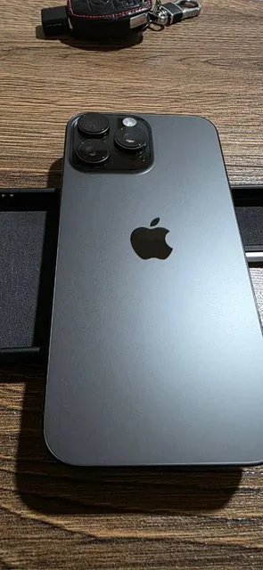iPhone 16 Pro Max 256GB - как новый - Наушники и гарнитуры в Екатеринбург