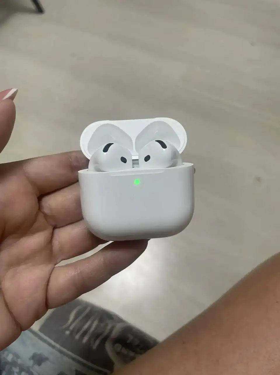 Продам AirPods 4 оригинал новые - Наушники (Электроника) в Екатеринбург