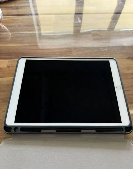 iPad pro 10.5 2017 64gb - Наушники и гарнитуры в Екатеринбург