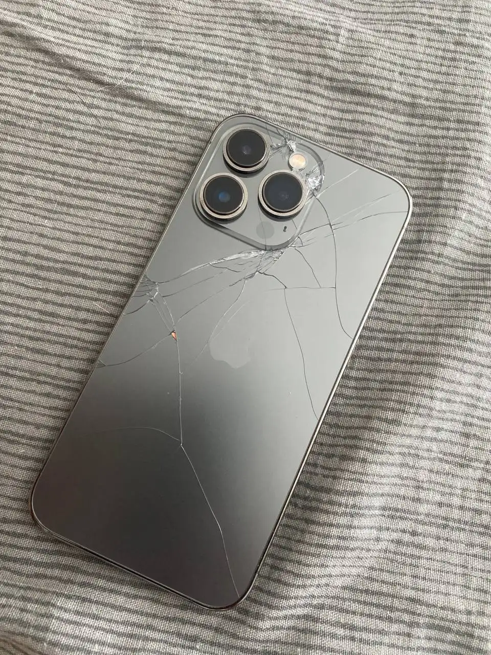 iPhone 13 Pro 128 ГБ обмен на iPhone 13 - Смартфоны (Электроника) в Екатеринбург