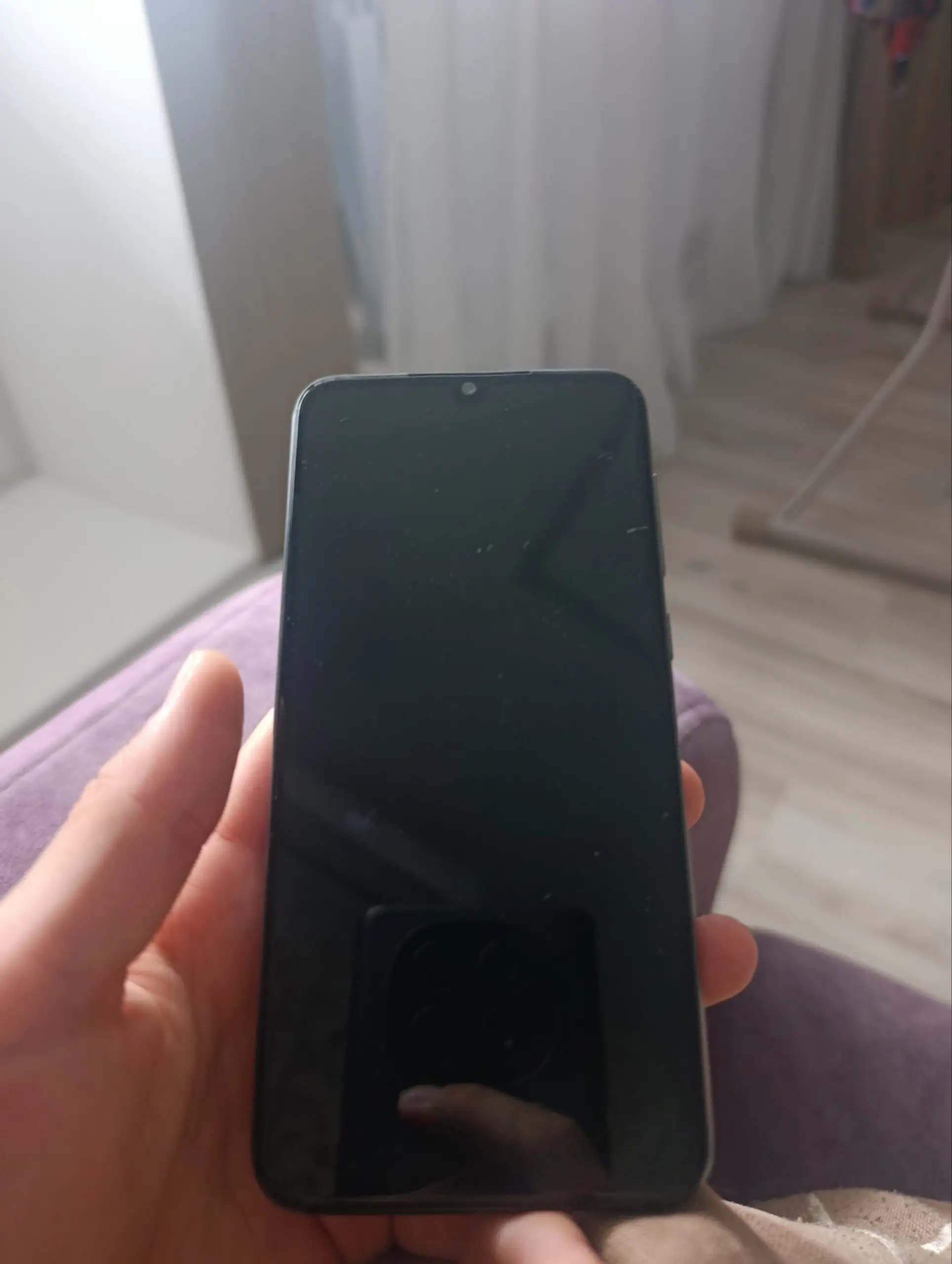 Xiaomi Mi 9 SE - неисправный, б/у - Смартфоны (Электроника) в Екатеринбург