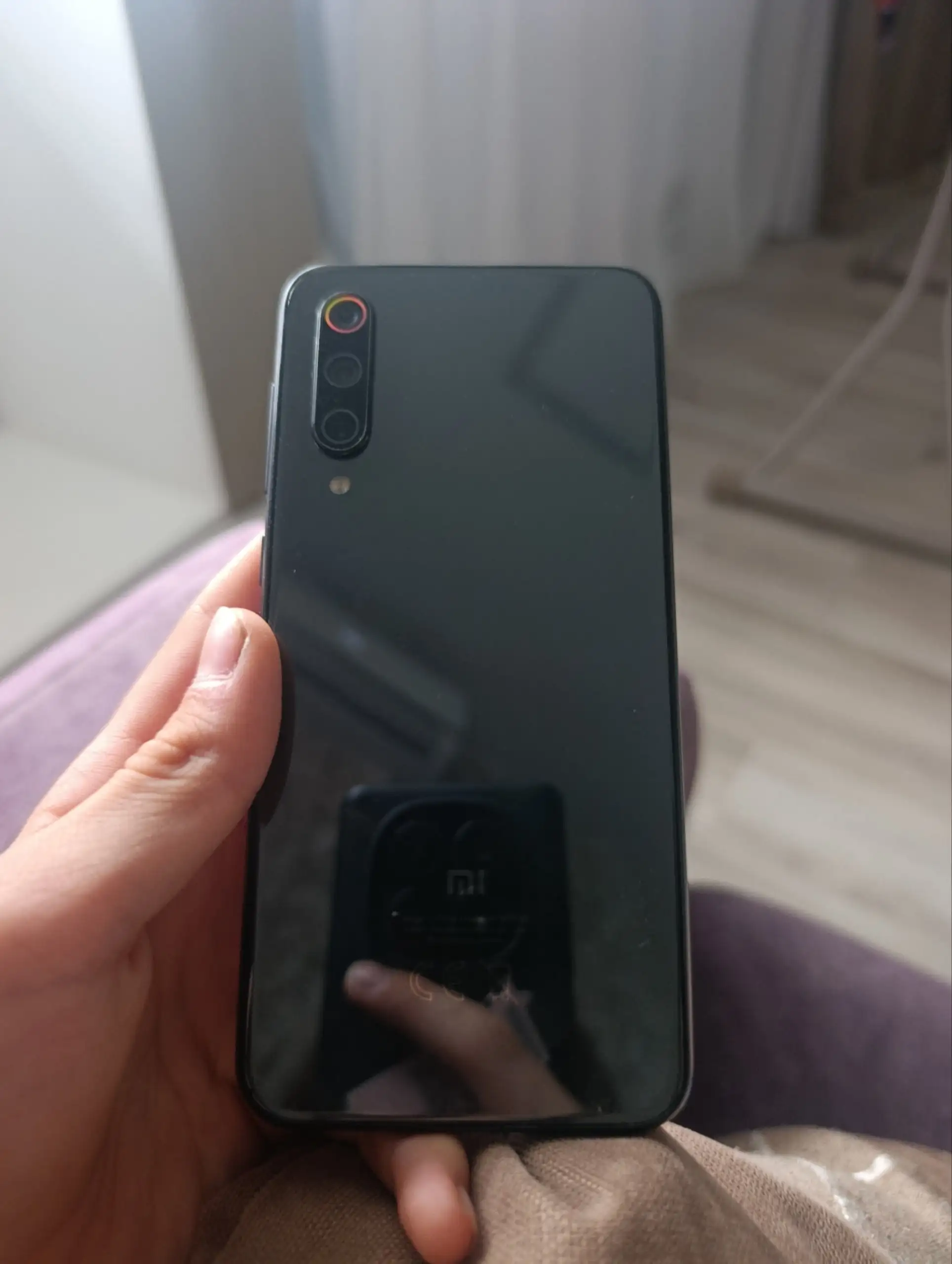 Xiaomi Mi 9 SE - неисправный, б/у - Смартфоны (Электроника) в Екатеринбург