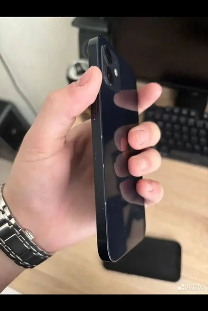 iPhone 12 64GB с царапинами - Смартфоны в Екатеринбург