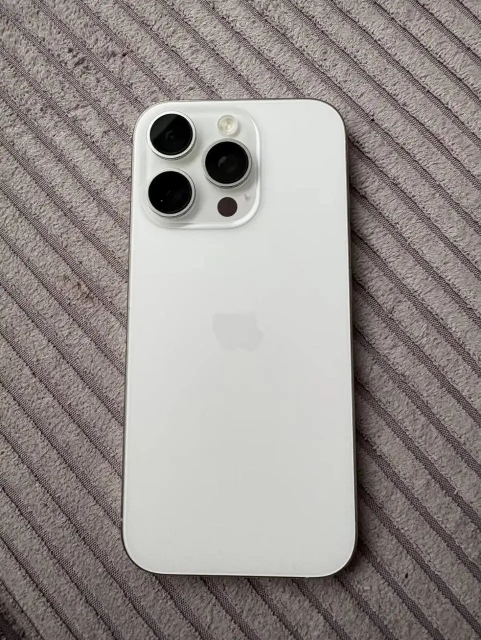 iPhone 16 Pro 128 ГБ, белый - Мобильные телефоны (Электроника) в Екатеринбург