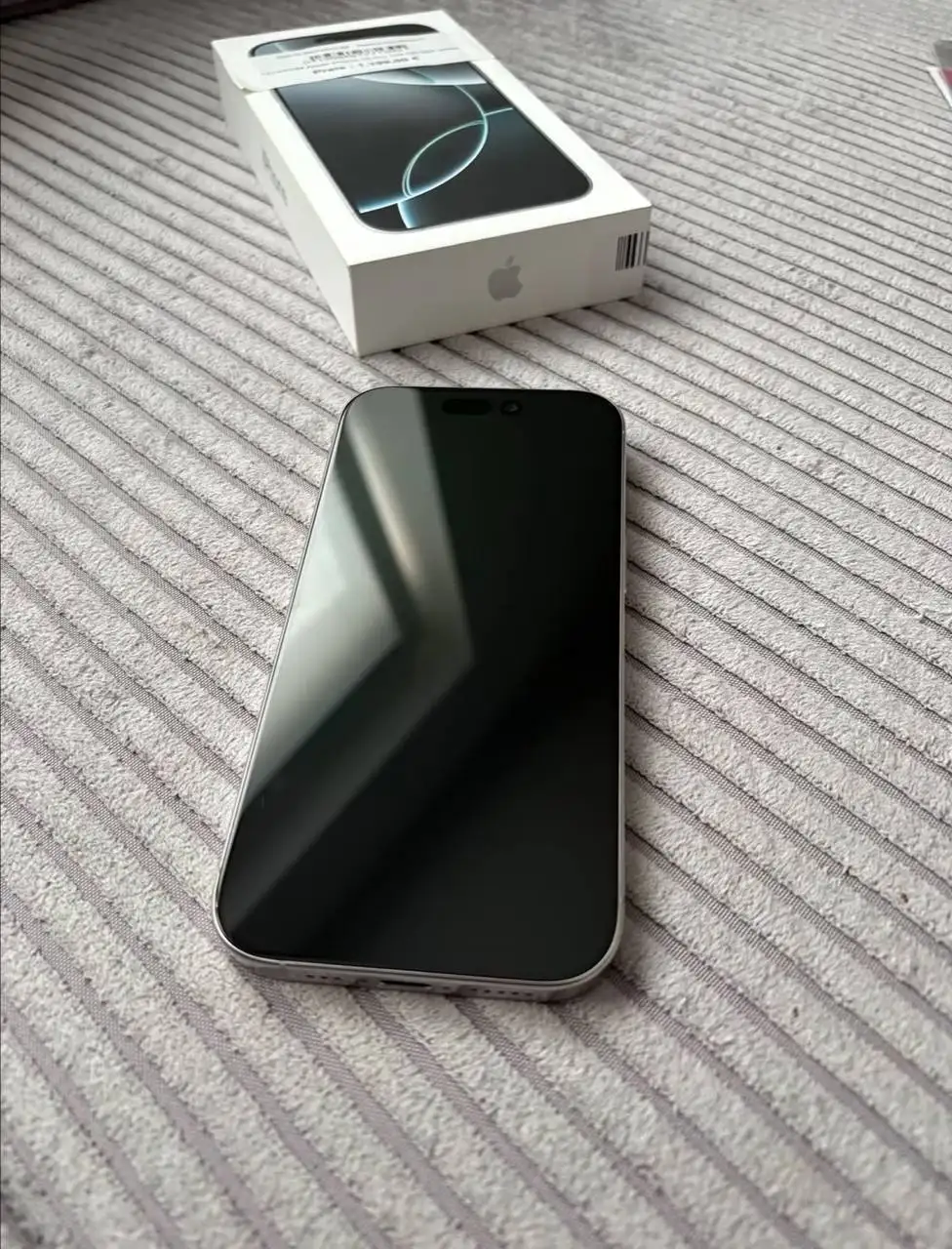 iPhone 16 Pro 128 ГБ, белый - Мобильные телефоны (Электроника) в Екатеринбург
