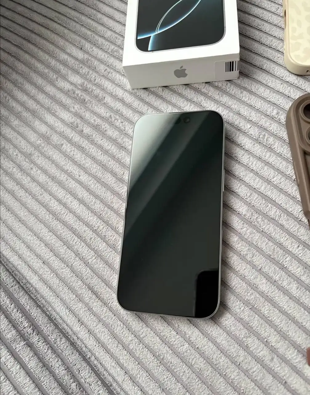 iPhone 16 Pro 128 ГБ, белый - Мобильные телефоны (Электроника) в Екатеринбург