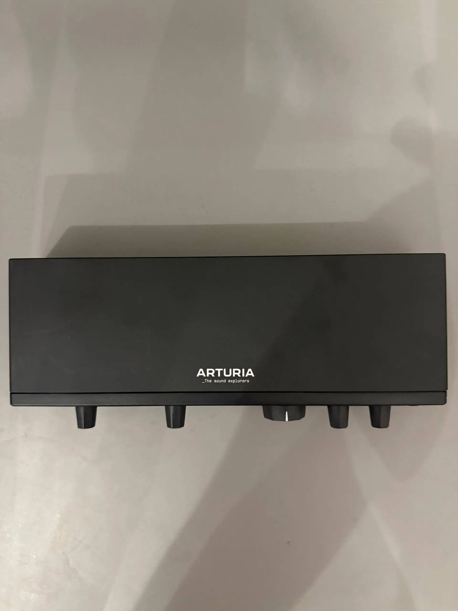 Продам внешнюю звуковую карту Arturia MiniFuse 4 - Звуковая карта (Электроника) в Екатеринбург