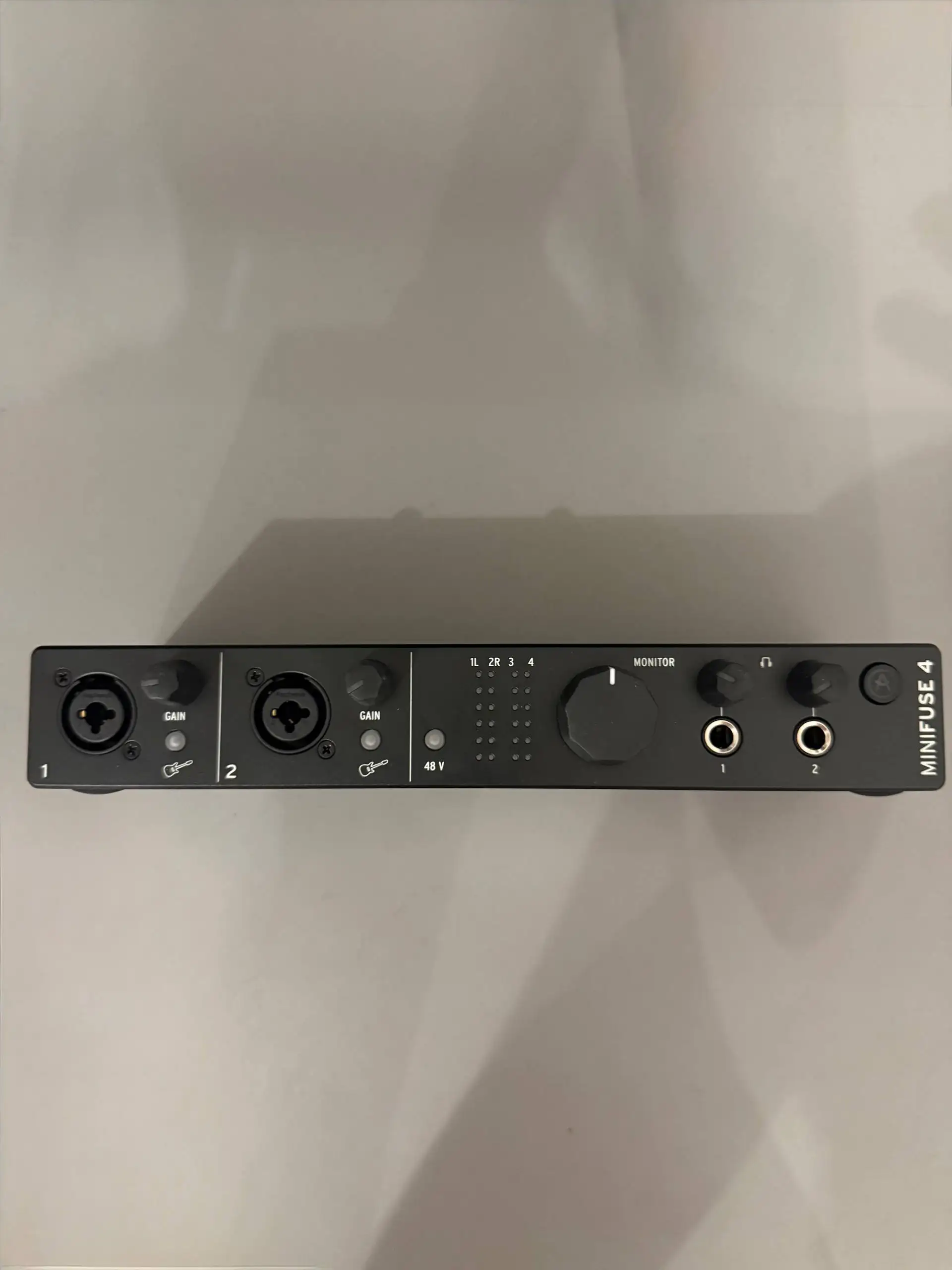 Продам внешнюю звуковую карту Arturia MiniFuse 4 - Звуковая карта (Электроника) в Екатеринбург