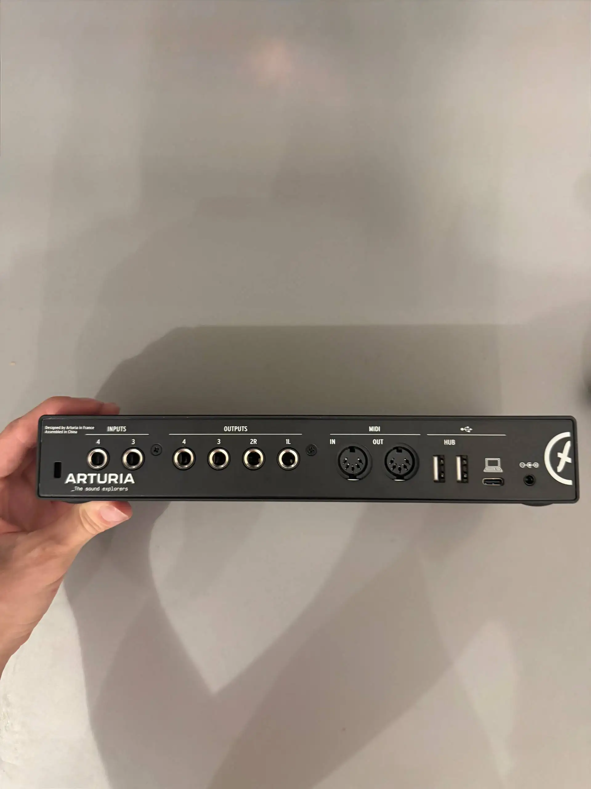Продам внешнюю звуковую карту Arturia MiniFuse 4 - Звуковая карта (Электроника) в Екатеринбург