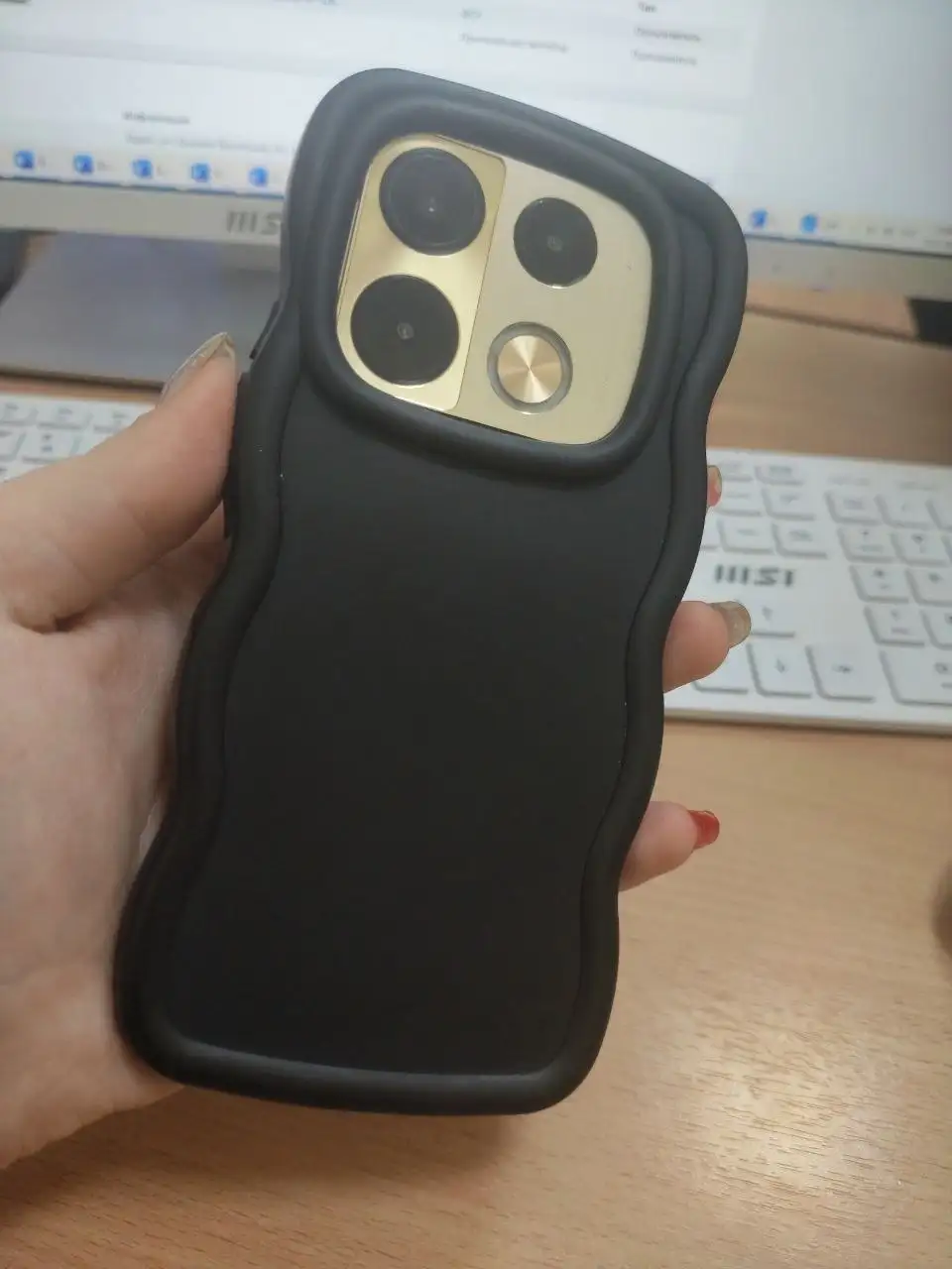 Новый Infinix Note 40 Pro золотистый - Смартфоны (Электроника) в Екатеринбург