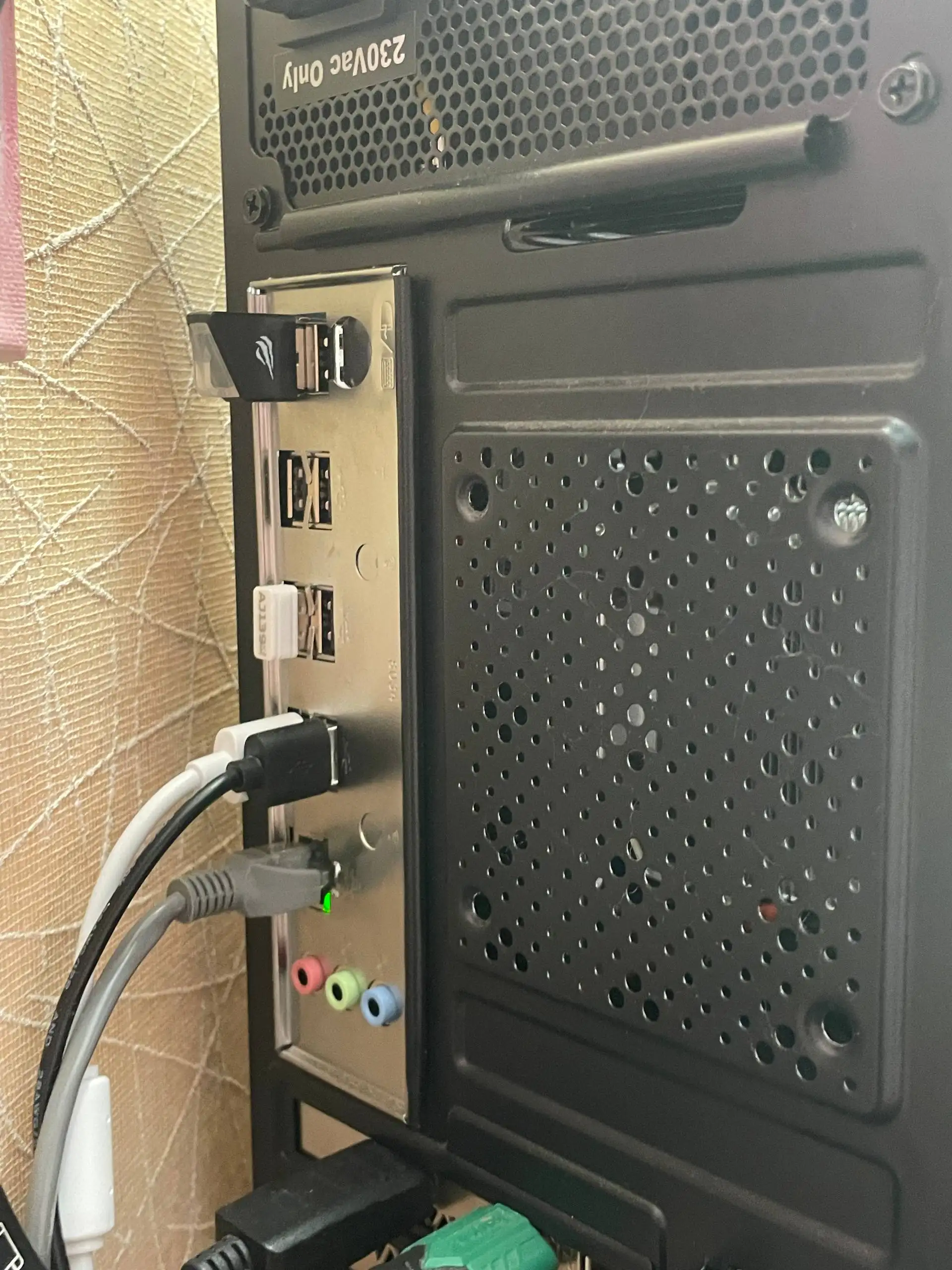 Игровой компьютер 12 ядер RX590 16GB - Компьютерная техника (Электроника) в Екатеринбург