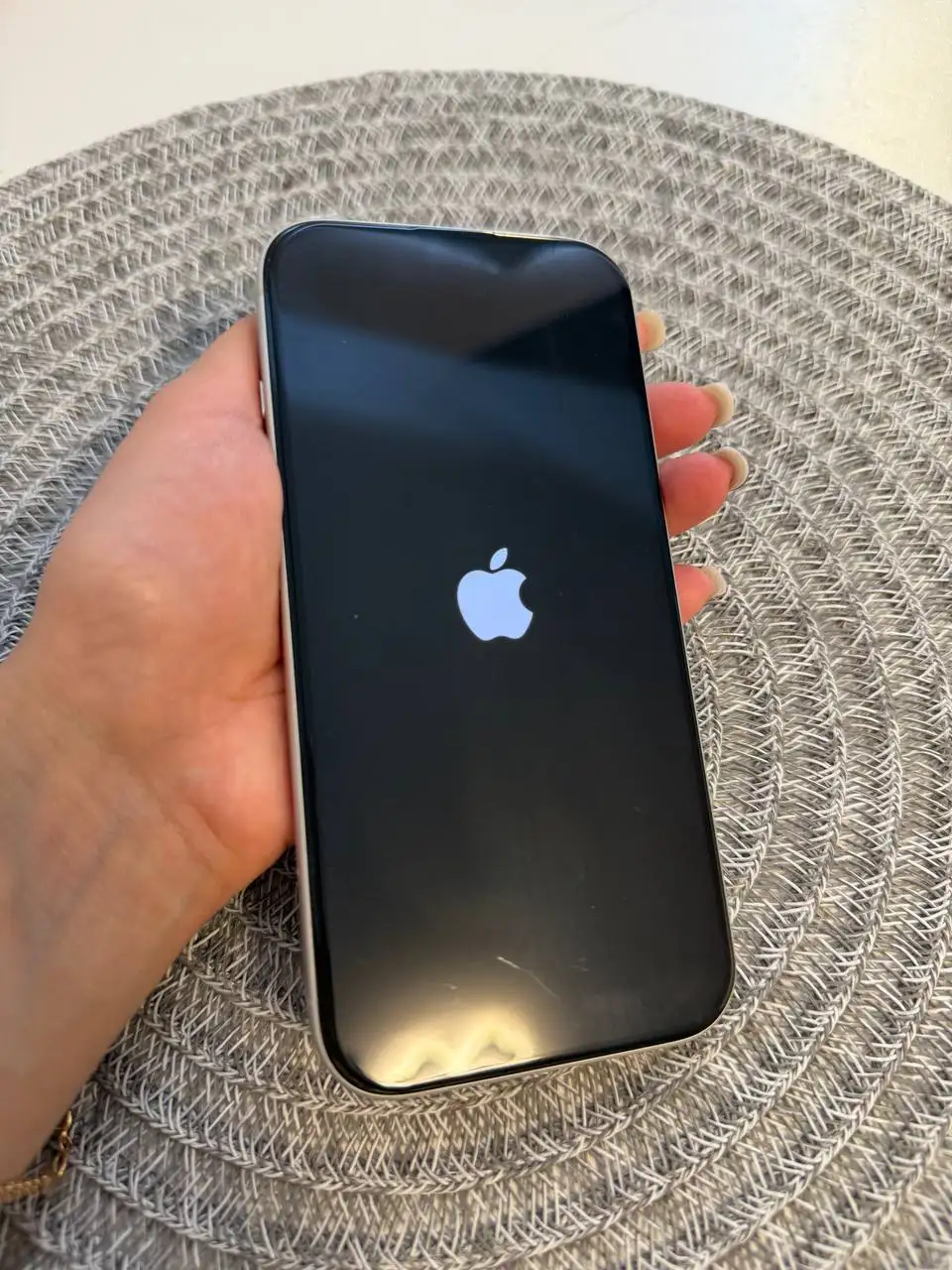 iPhone 16 (128GB) в идеальном состоянии - Смартфоны (Электроника) в Екатеринбург