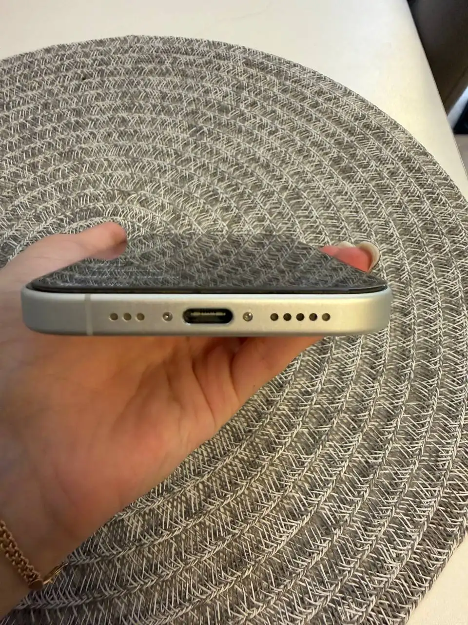 iPhone 16 (128GB) в идеальном состоянии - Смартфоны (Электроника) в Екатеринбург