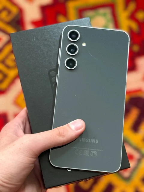 Продается Samsung Galaxy S23 FE, 8/256ГБ - Видео и фото техника в Екатеринбург