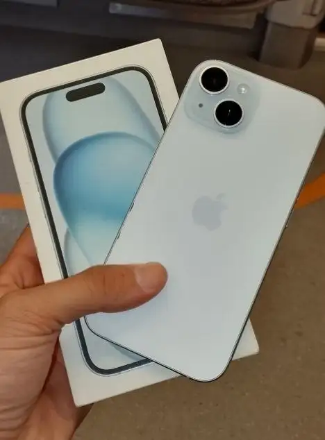Продам iPhone 15 - Смартфоны (Электроника) в Екатеринбург