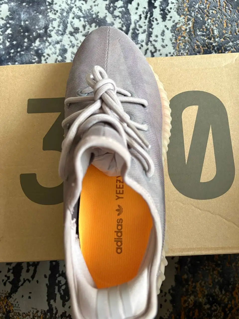 Продам новые кроссовки adidas Yeezy Boost 350 - Обувь (Одежда) в Екатеринбург