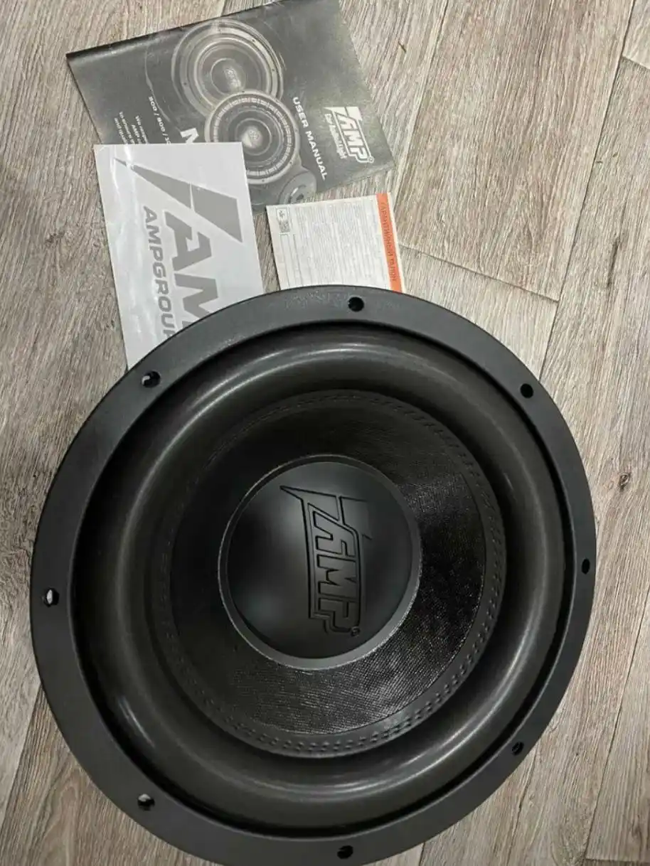 Продам сабвуфер с усилителем и комплектом проводов