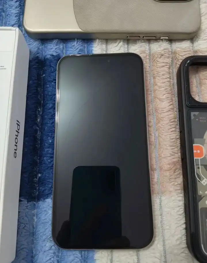 Продажа iPhone 15 Pro Max 256 ГБ