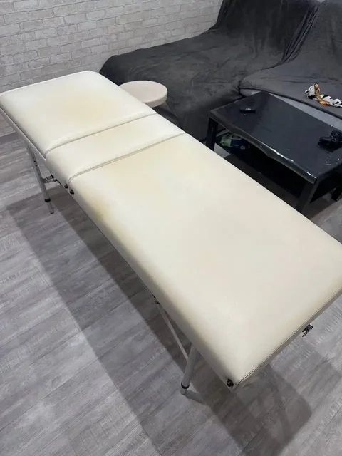 Продажа кушетки, стула мастера и лампы с увеличительным стеклом - Для дома и дачи в Новокузнецк