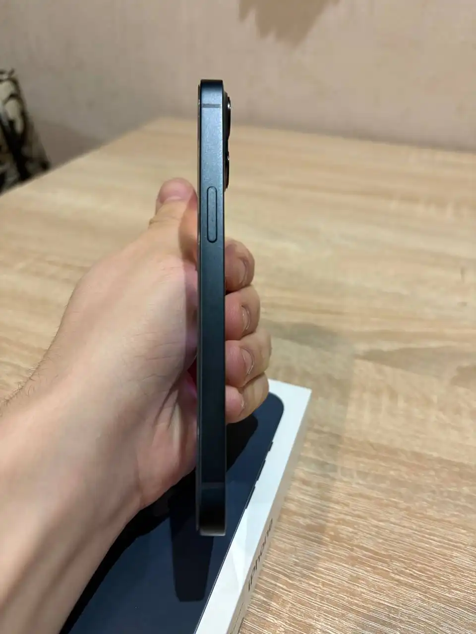 iPhone 13 128 ГБ в идеальном состоянии с аксессуарами