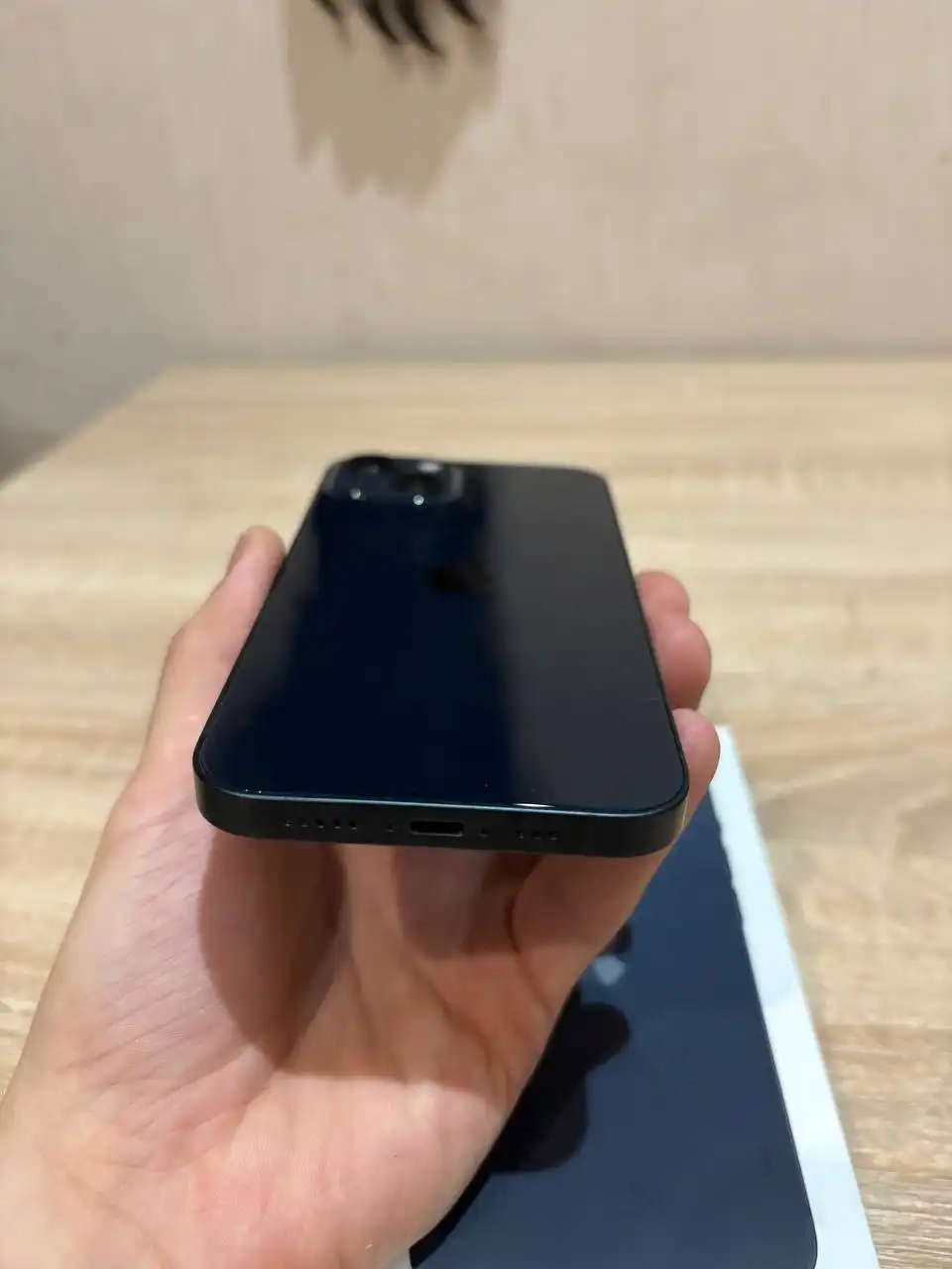 iPhone 13 128 ГБ в идеальном состоянии с аксессуарами