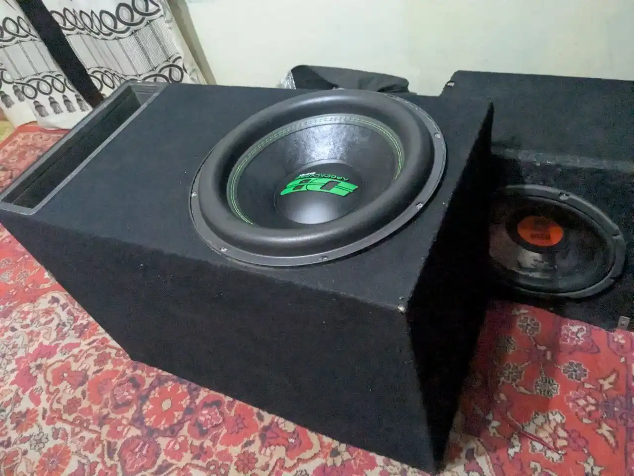 Продам сабвуфер Def Bonce 272 с коробом