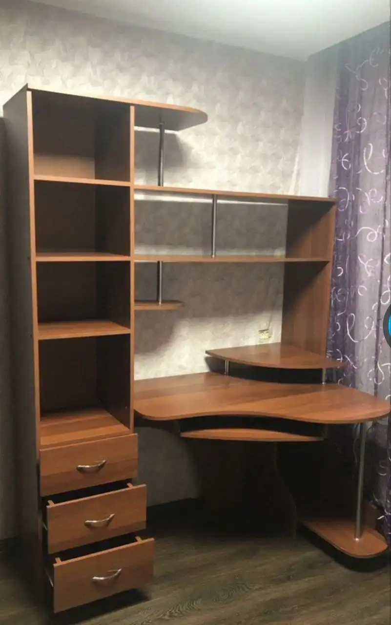 Компьютерный стол Б/У со сколом