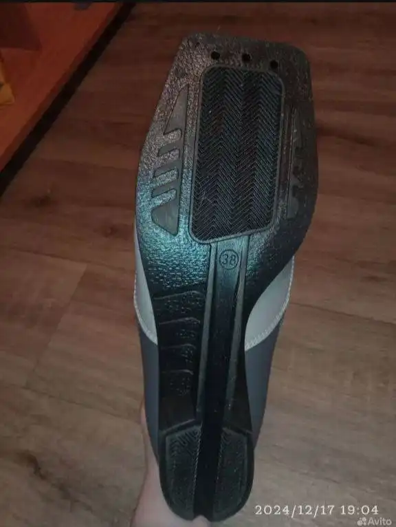 Лыжные ботинки новые