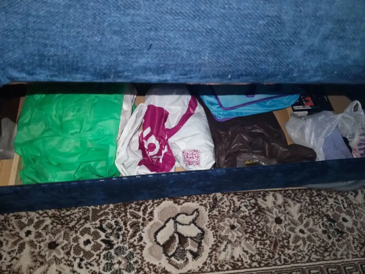 Продам диван в хорошем состоянии