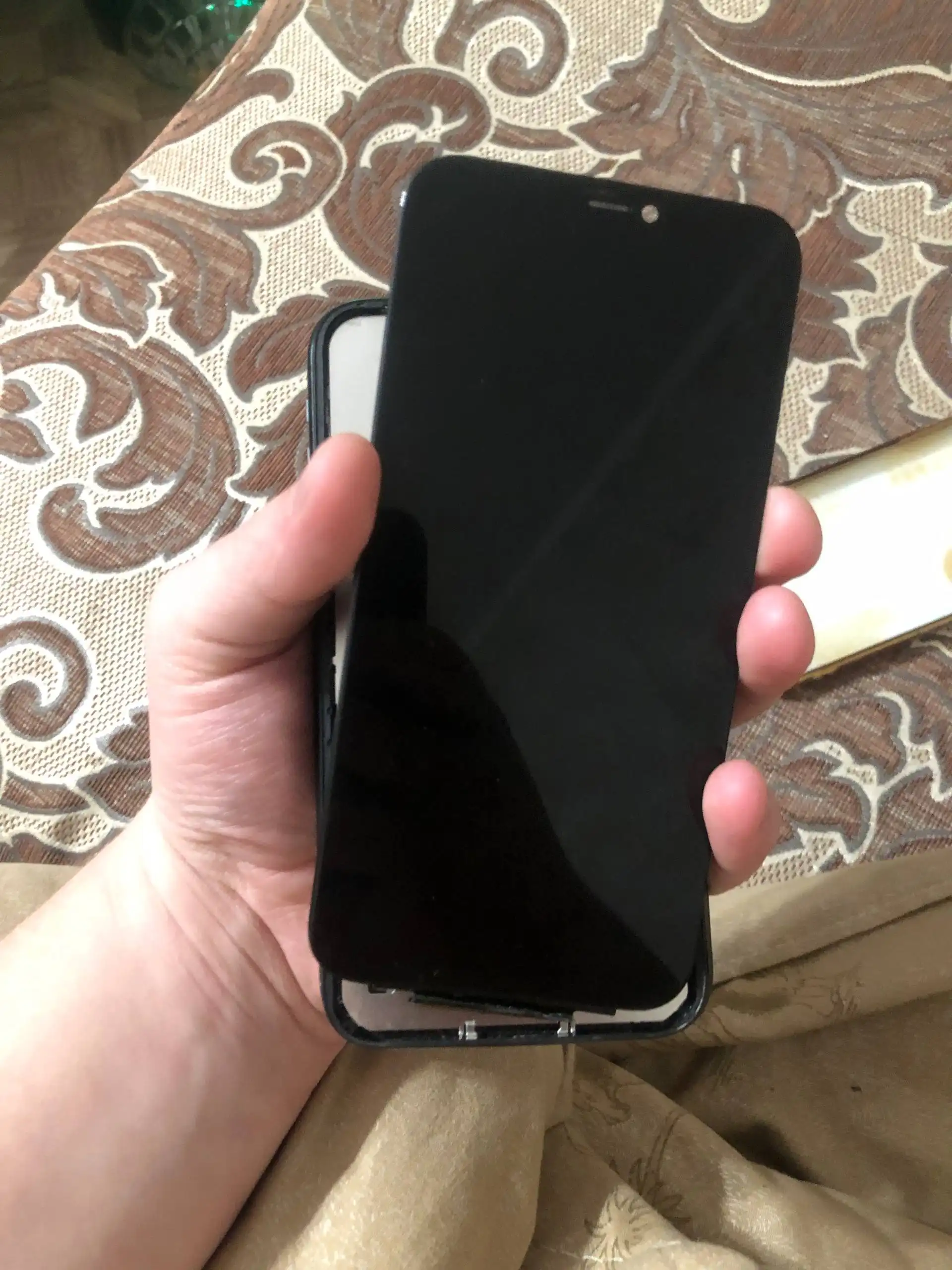 Продается iPhone 11 на запчасти