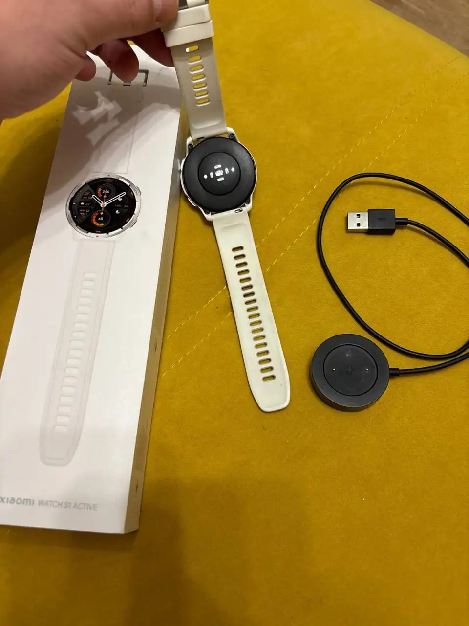 Продам умные часы Xiaomi в прекрасном состоянии