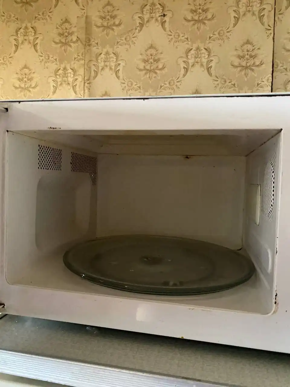 Продажа холодильника и микроволновой печи на запчасти