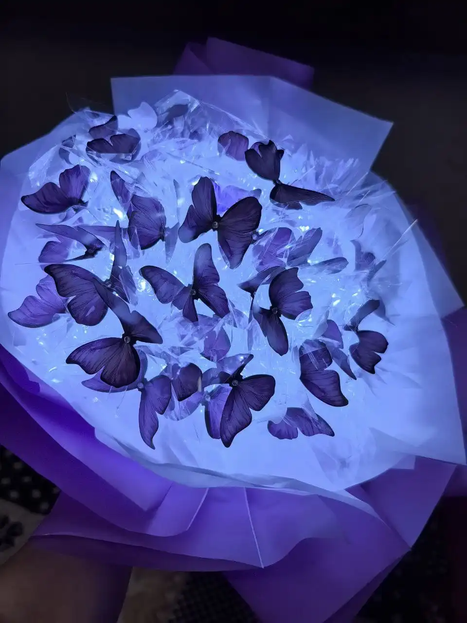 Букет из бабочек с подсветкой