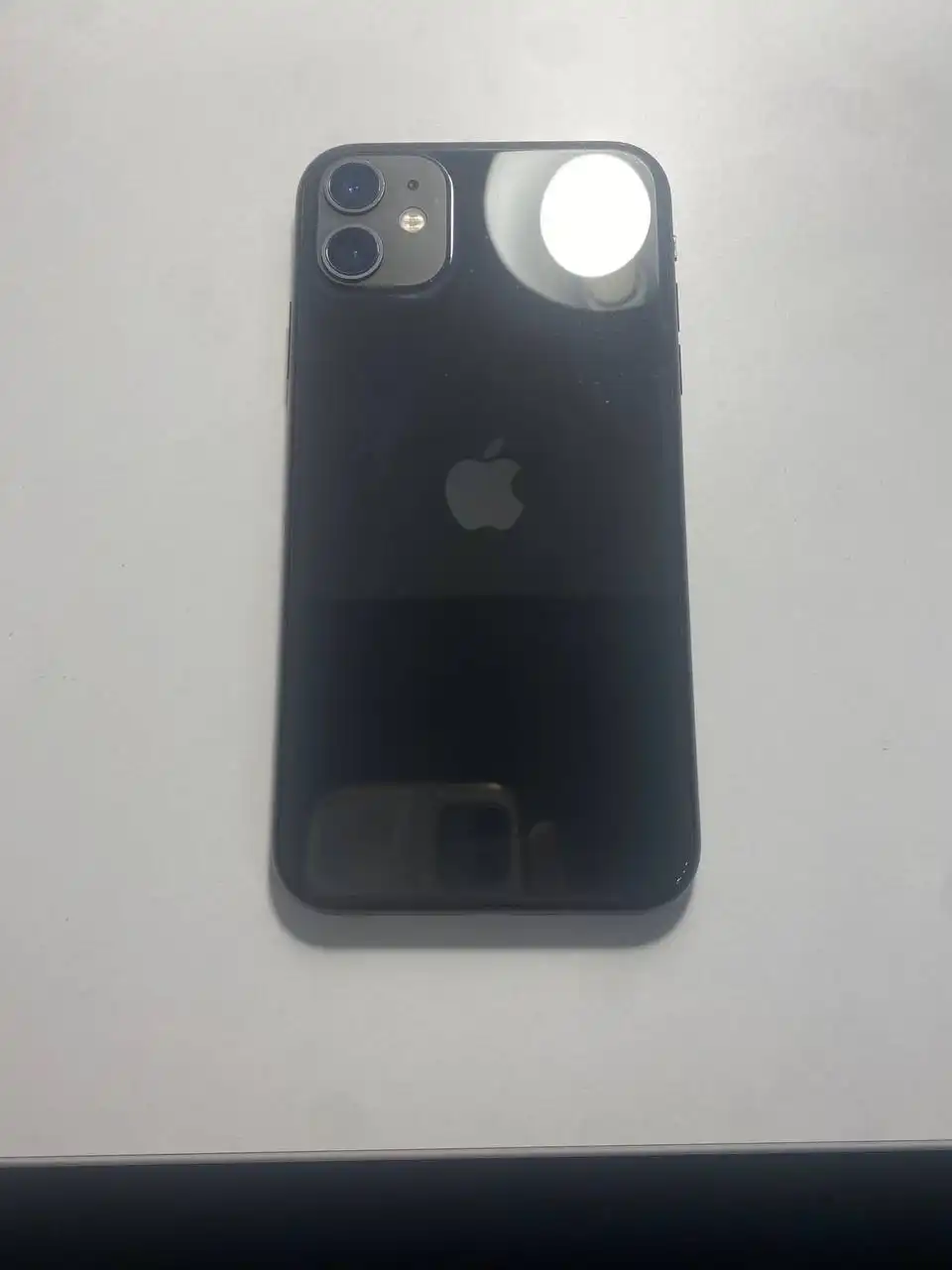 Продам iPhone 11 128 ГБ в отличном состоянии