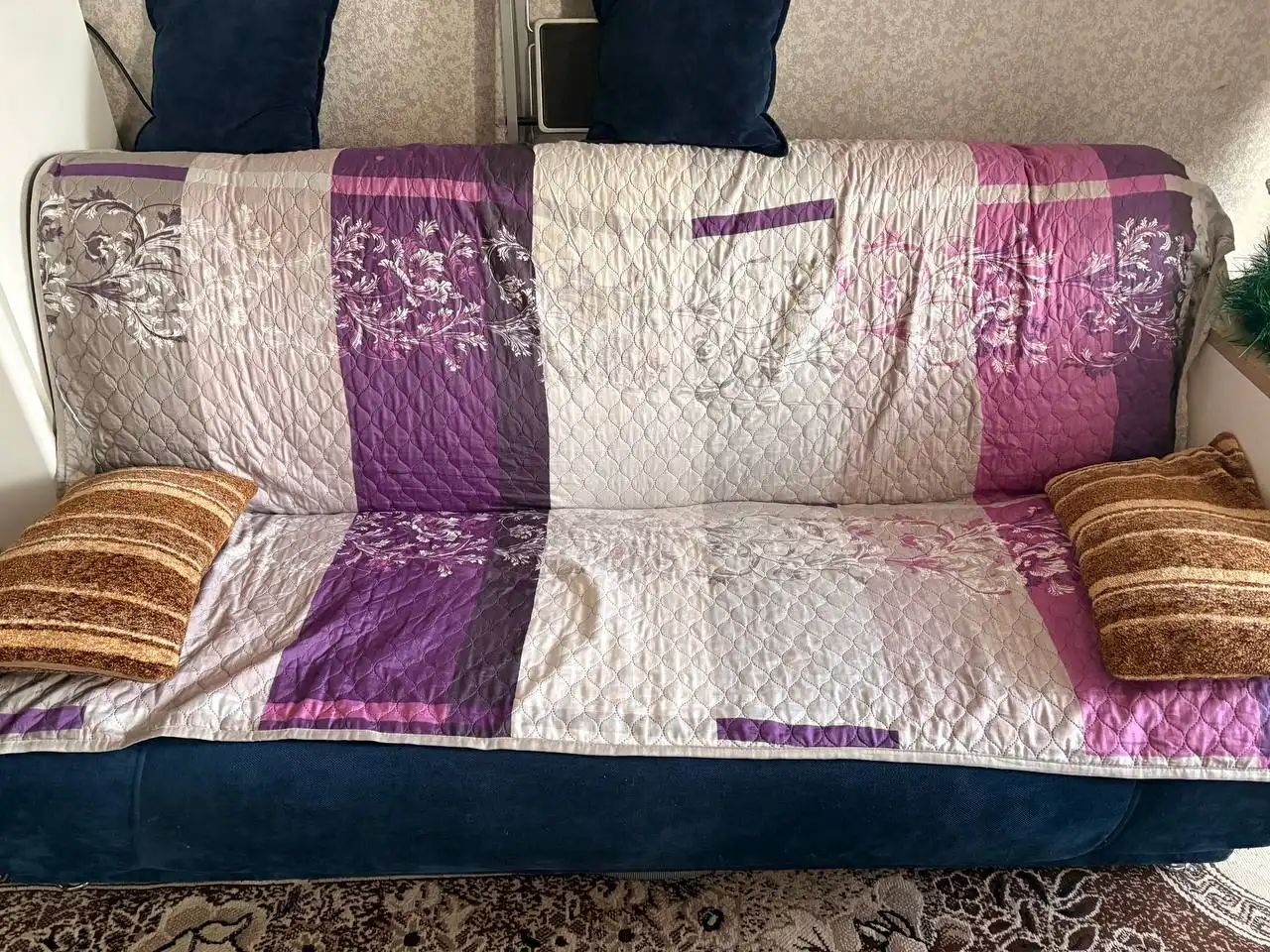 Продаётся диван в отличном состоянии