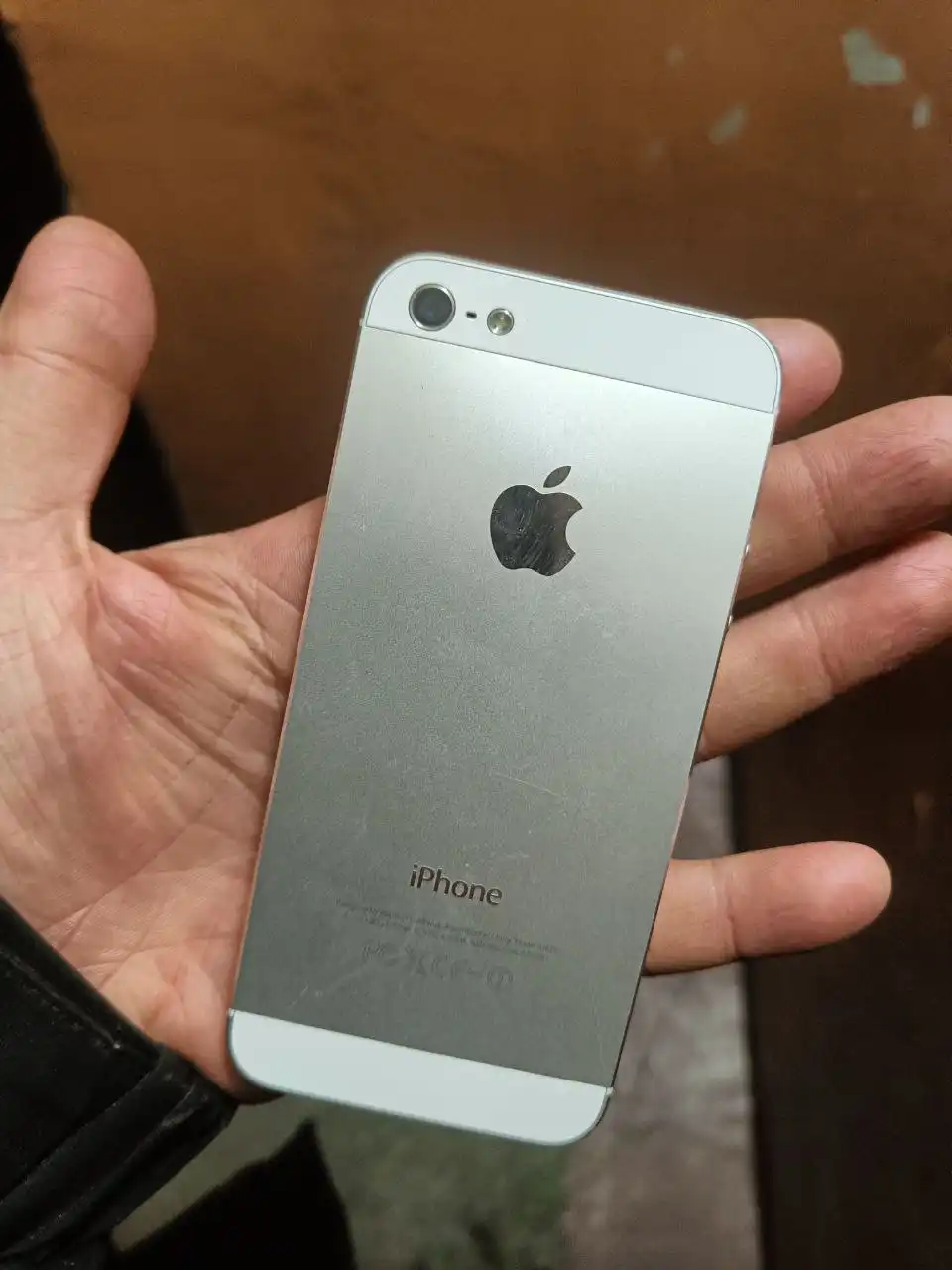 Продам айфон 5 с неработающей фронтальной камерой