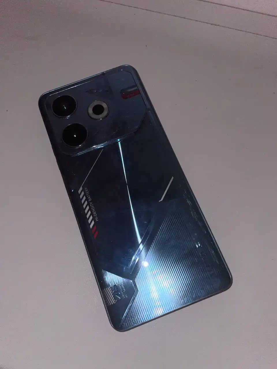 Продам телефон Tecno Pova 6 Neo 256 ГБ