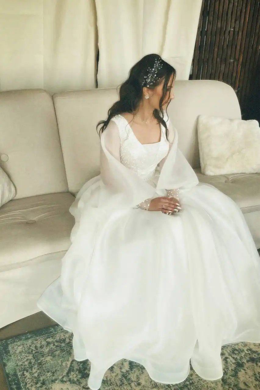 Свадебное платье с фатой и подъюбником