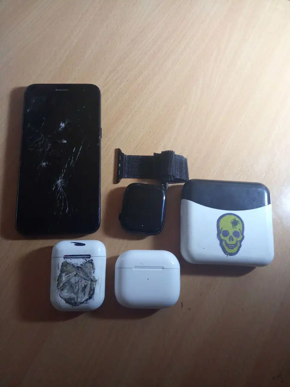 Продажа/обмен телефона и наушников - Телефоны и аксессуары (Электроника) в Новокузнецк