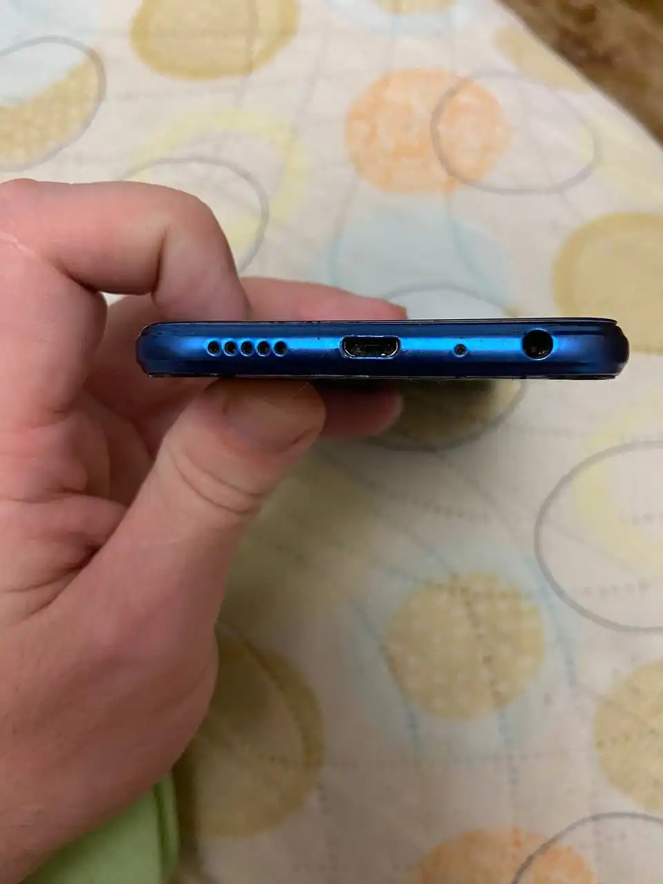 Honor 9 Lite 4/64 с пятном на дисплее - Смартфоны (Электроника) в Новокузнецк