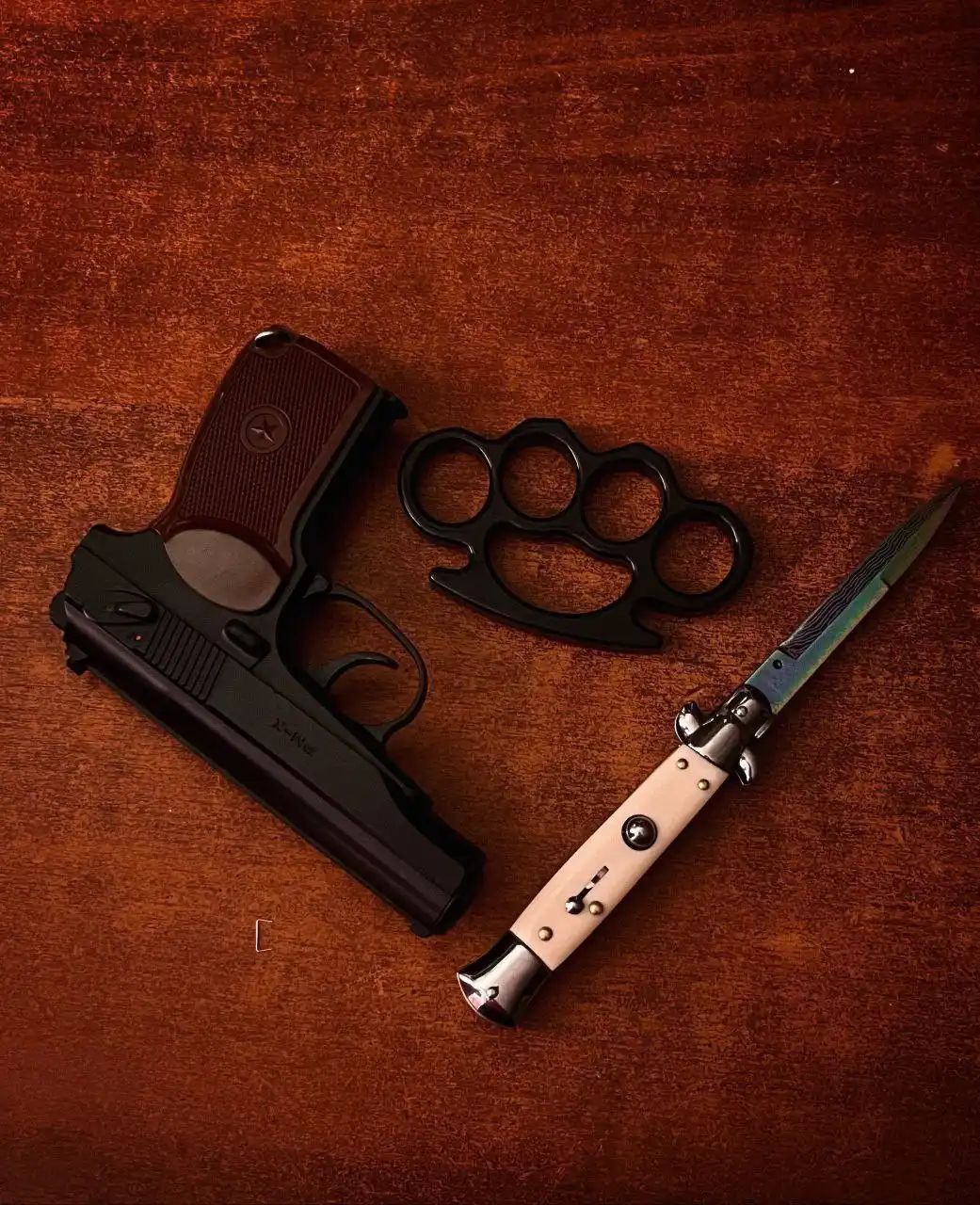 Продажа кастета и стилета - Холодное оружие (Барахолка) в Новокузнецк