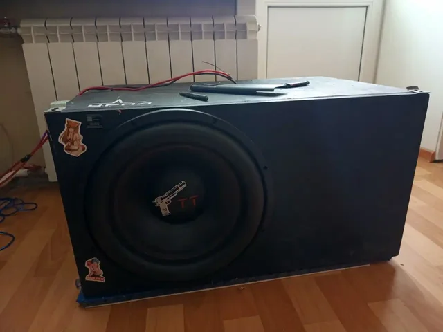 Продам саб Урал тт 15 и усилитель АВАТАР ATU-500.10 - Аксессуары для телефонов в Новокузнецк