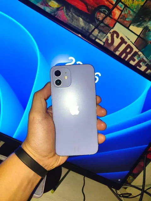 iPhone 12 64ГБ с замененным экраном и неработающим Face ID - Аксессуары для телефонов в Новокузнецк