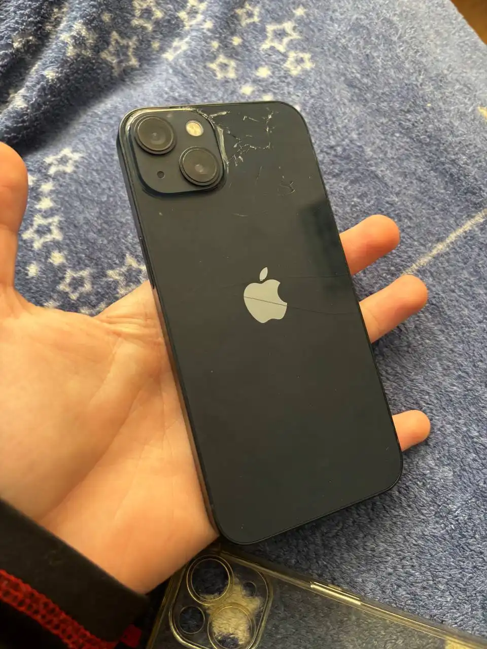 Iphone 13 с разбитой задней крышкой - Смартфоны (Электроника) в Новокузнецк