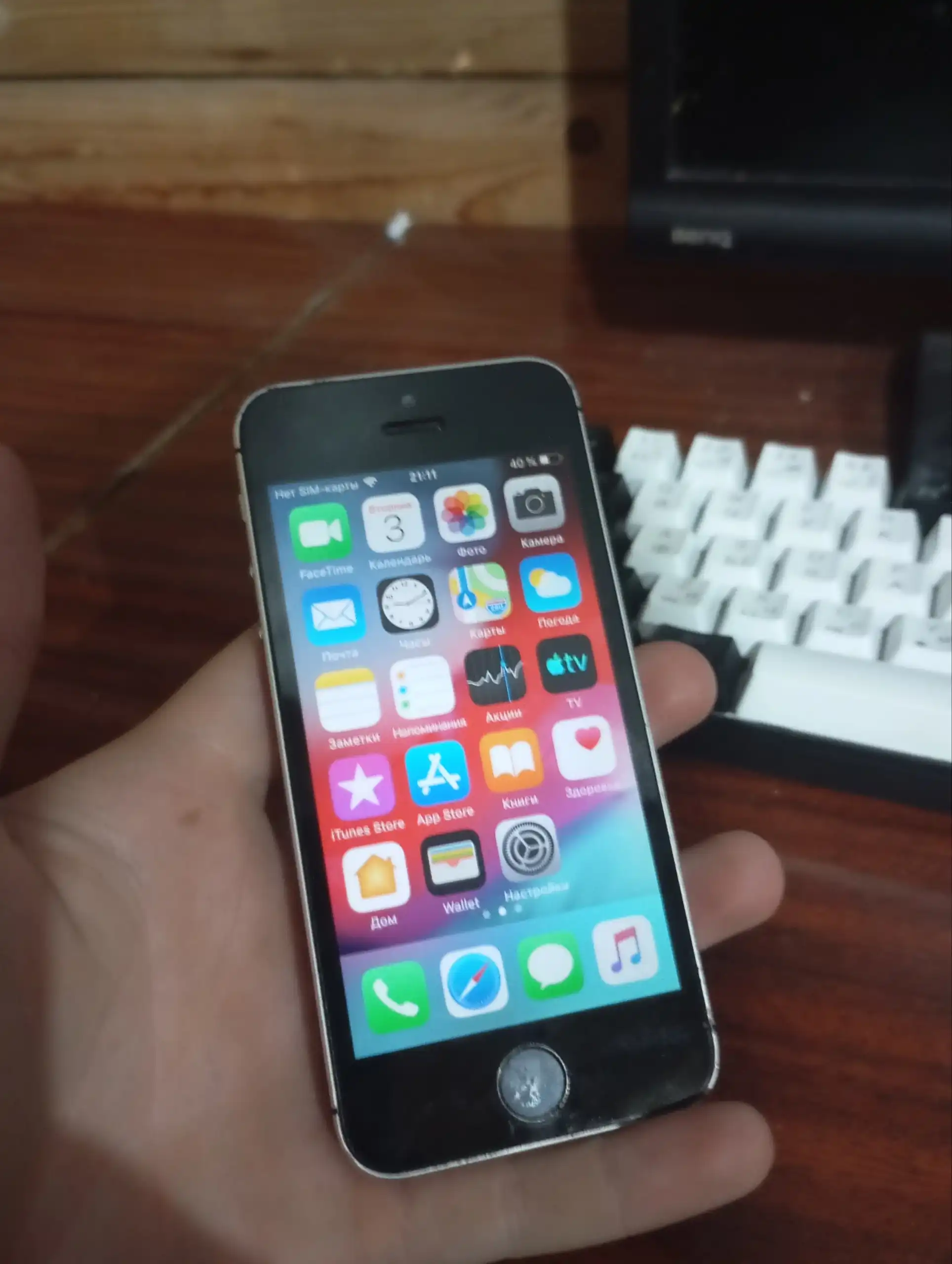 Продам айфон 5с с неработающей камерой и фонариком - Смартфоны (Электроника) в Новокузнецк