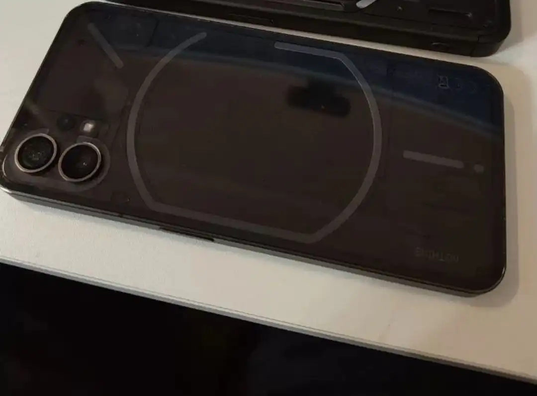 Обмен Nothing Phone 1 на iPhone 13 с доплатой - Смартфоны (Электроника) в Новокузнецк